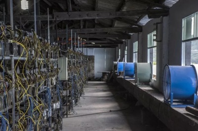 Mining farms offer hosted solutions for cryptocurrency miners.